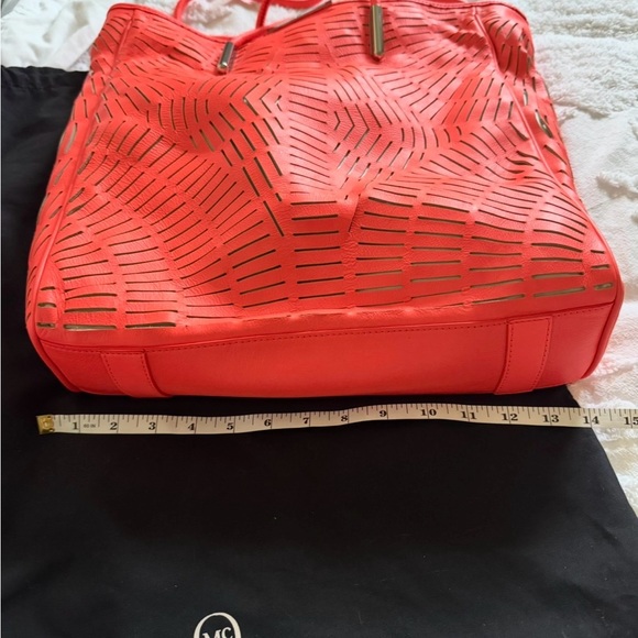 Alexander McQueen Coral Laser-Cut Tote - Picture 2 of 6